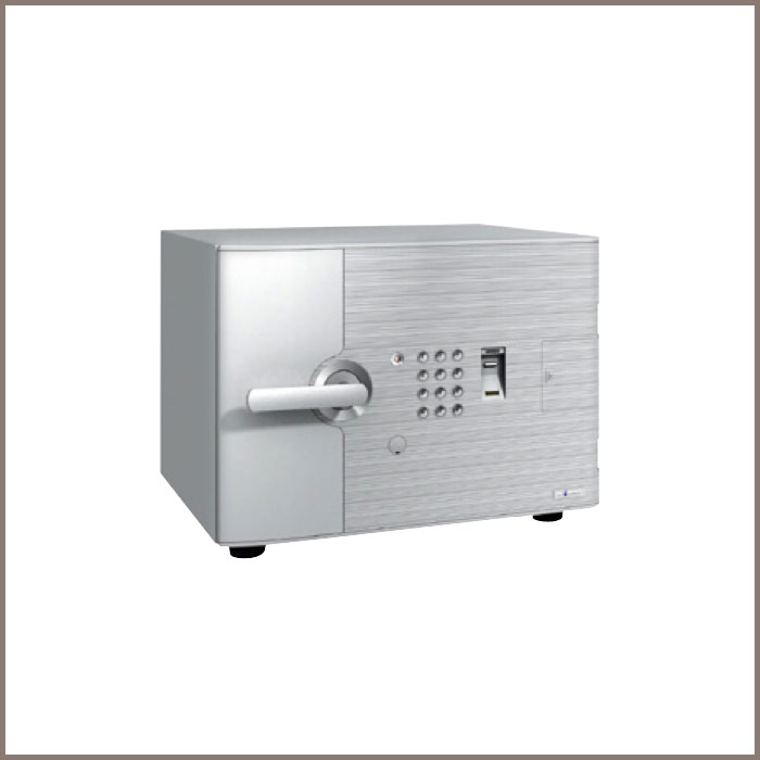 DFS1L-FE: 484Wx467Dx372H, NET WT. : 58 Kgs. CAPACITY : 19.5 Liters ACCESSORIES : 1 Tray JIS FIRE RATING : 1 Hr.