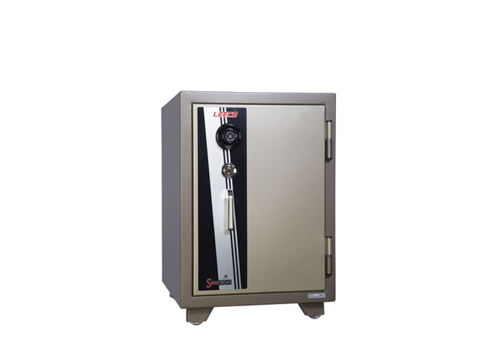 SD-S Dial Combination Lock Fire Resistant Safe 118.5kgs, 1 shelves and 1 drawer with key. Fire Resistant rate: 1010ºc/2Hour (W483xD603xH687mm). Brand: LEECO. Made in Thailand